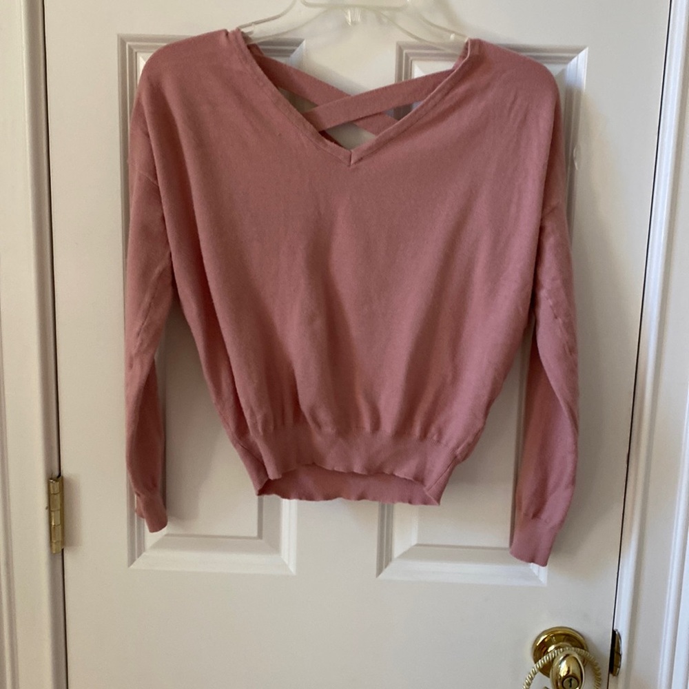 Active USA Long sleeve sweater size Small, in Millennial pink'. Cutout at back